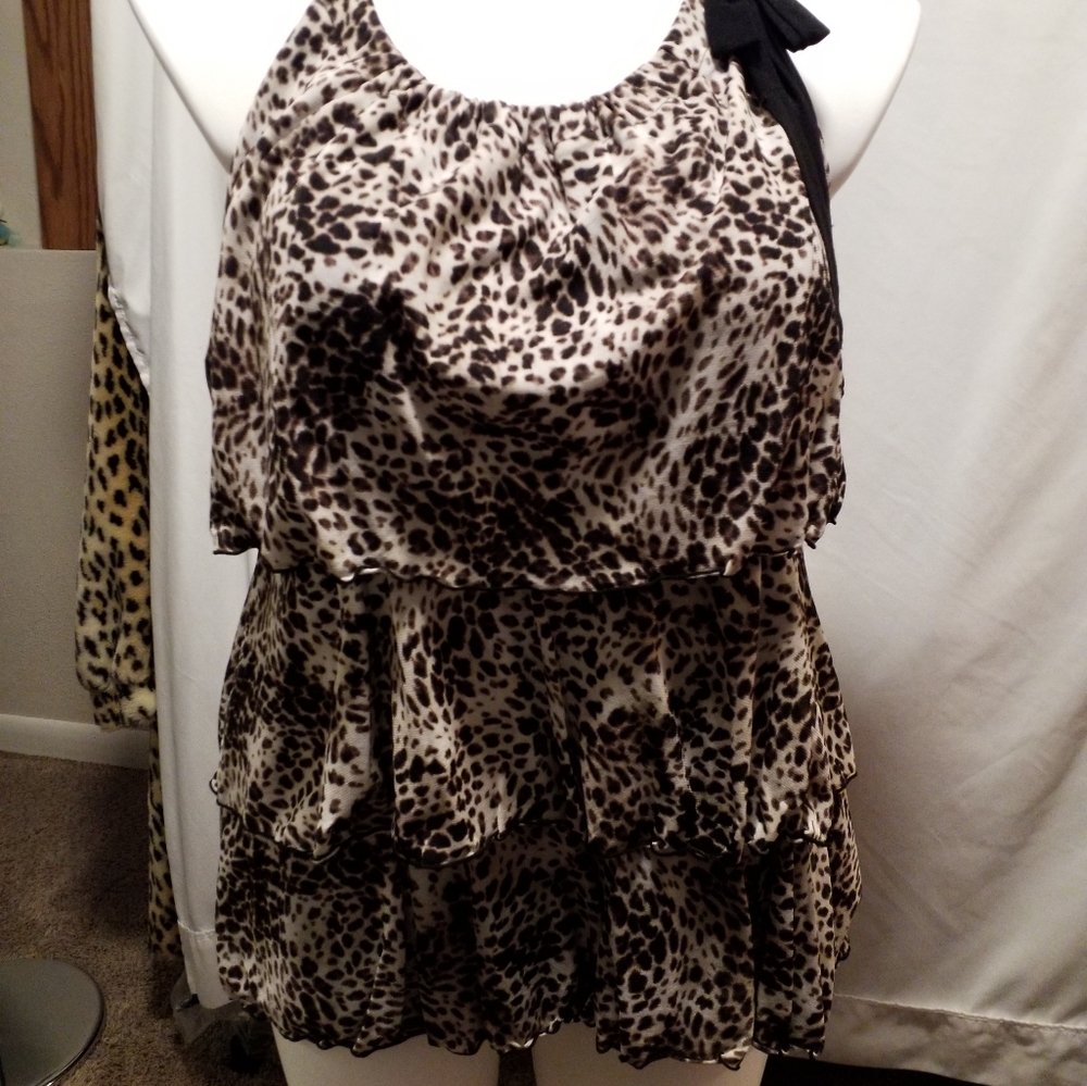 Short sleeve three layer top